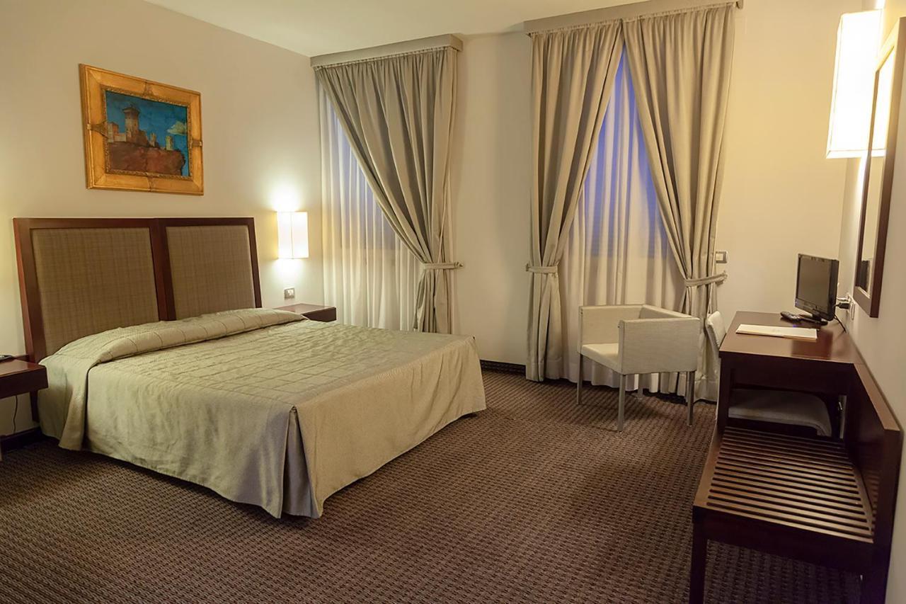 Reggiolo Hotel Dei Gonzaga מראה חיצוני תמונה