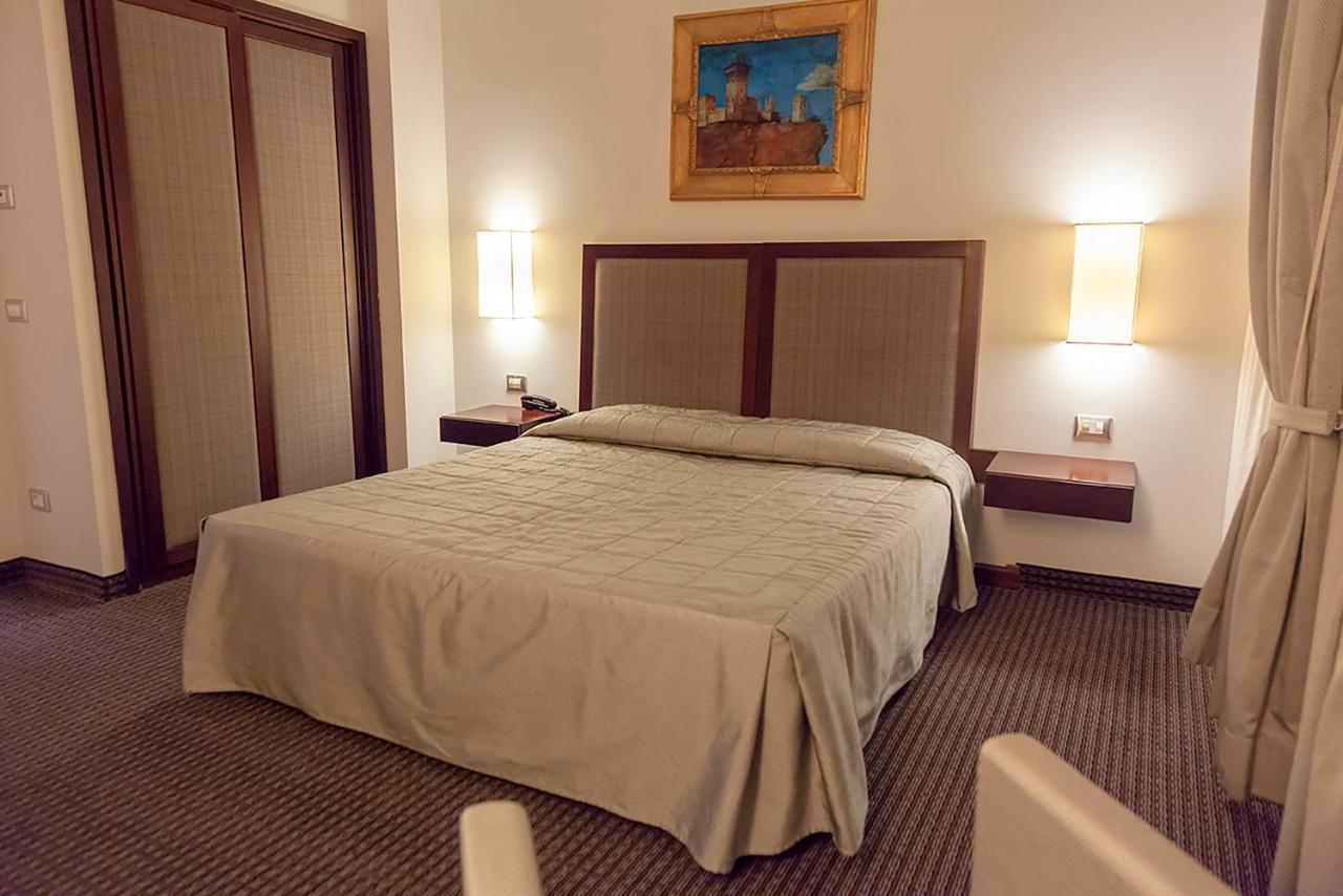 Reggiolo Hotel Dei Gonzaga מראה חיצוני תמונה