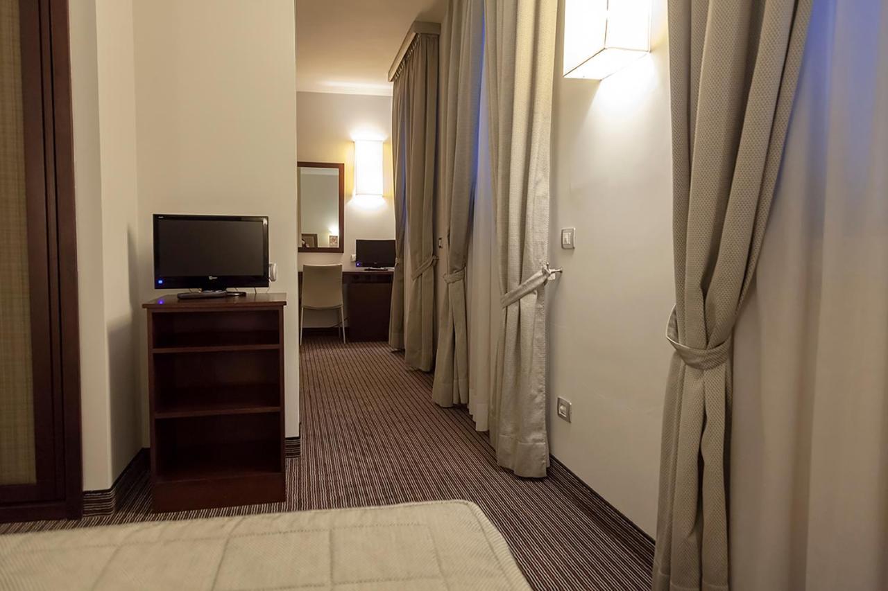 Reggiolo Hotel Dei Gonzaga מראה חיצוני תמונה