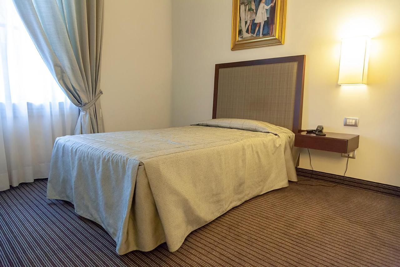 Reggiolo Hotel Dei Gonzaga מראה חיצוני תמונה